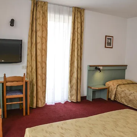 Hotel Sport Pieve Di Ledro Exterior photo